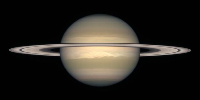 File:Saturn's rings.jpg