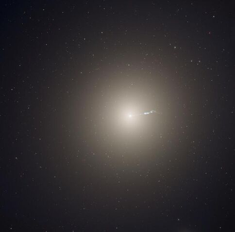 File:M87 hubble.jpg