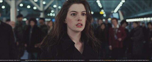 File:Anne Hathaway as Felicia Hardy in Spider-Man 4 (0008).jpg