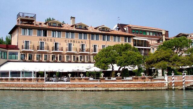 File:RealWorld Hotel Cipriani.jpeg
