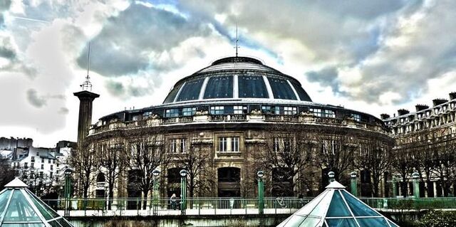 File:Halle des Blés.jpg