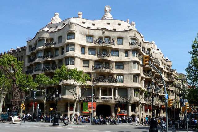 File:RealWorld Casa Mila.jpg