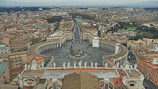 File:St. Peter's Square.jpg