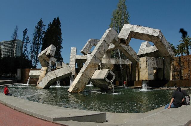 File:RealWorld Vaillancourt Fountain.jpg