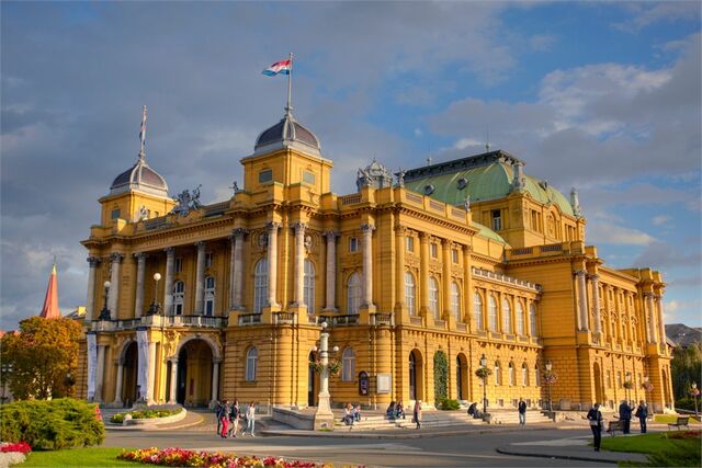 File:Croatian National Theatre in Zagreb.jpg