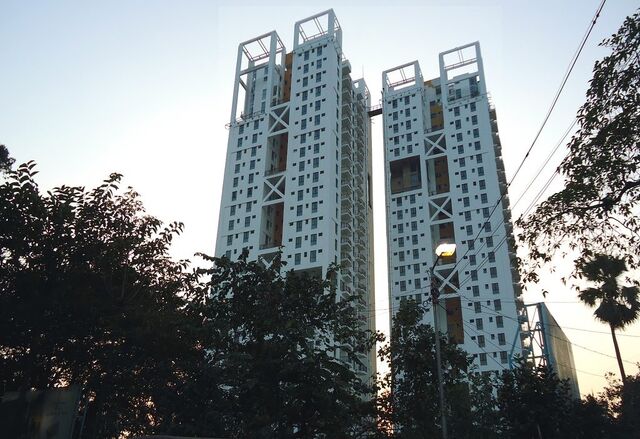 File:RealWorld Oasis Complex.jpg