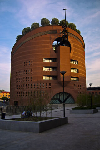 File:RealWorld Evry Cathedral.jpg