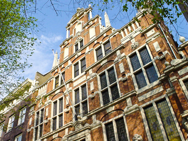 File:Huis met de Hoofden.jpg