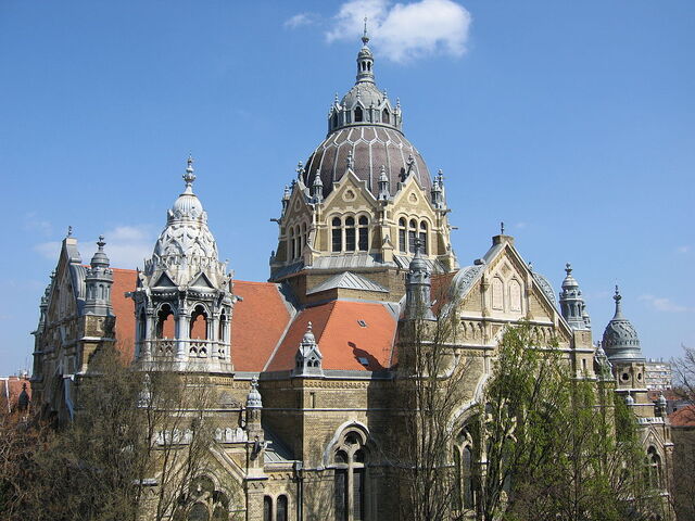 File:RealWorld Szeged Synagogue.jpg