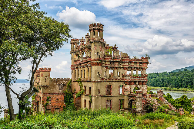 File:RealWorld Bannerman Castle.jpg