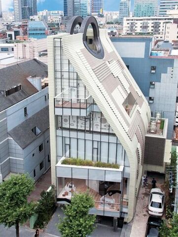 File:Simone Handbag Museum.jpg