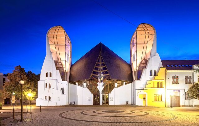 File:Onion House Theatre, Makó,Hungary.jpg