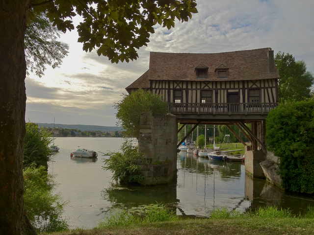 File:RealWorld Watermill House.png