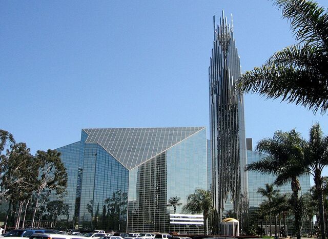File:RealWorld Crystal Cathedral.jpg