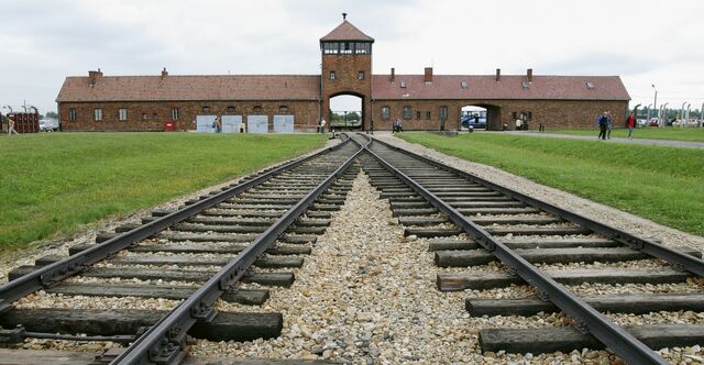 File:Auschwitz concentration camp.jpeg