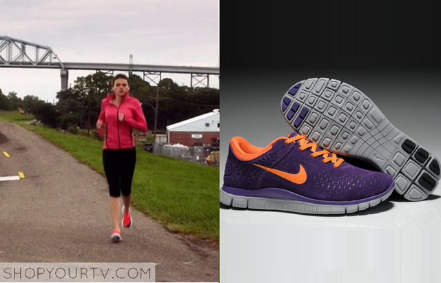 File:Emerynikeshoes.png