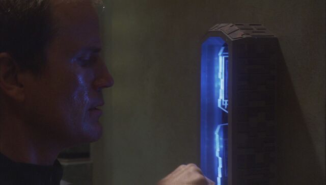 File:Door control crystal.jpg