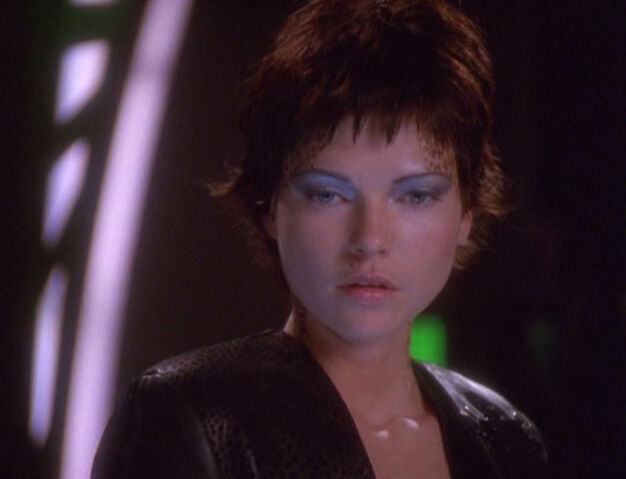 File:Ezri Tigan.jpg