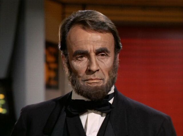 File:1000px-Abraham Lincoln.jpg