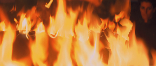 File:Qui-GonBurning-TPM.png