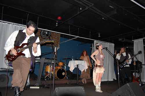 File:Dnbsband.jpg