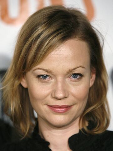 File:Dagny-taggart-samantha-mathis-5.jpg