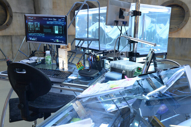 File:BTS-1x05-32.jpg