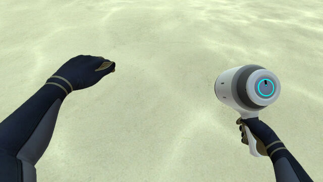 File:Flashlight in players hands.jpg