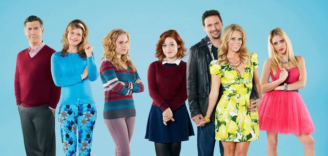 File:Suburgatory - Season 3 Cast.jpeg