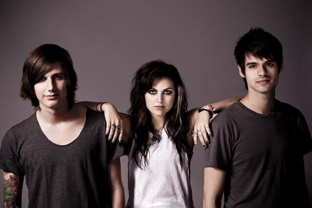 File:Versaemerge-Pic.jpg