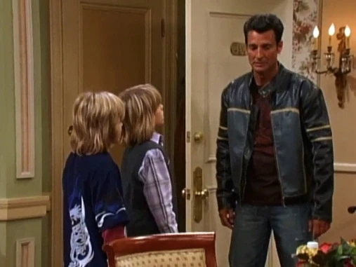 Image Volley Dad (Screenshot 3).jpg The Suite Life