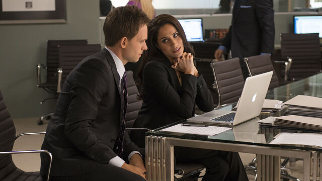 File:S02E15Promo03 - Mike Rachel.jpg