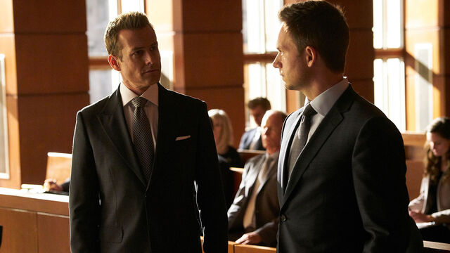File:S07E04Promo09 - Harvey Mike.jpg