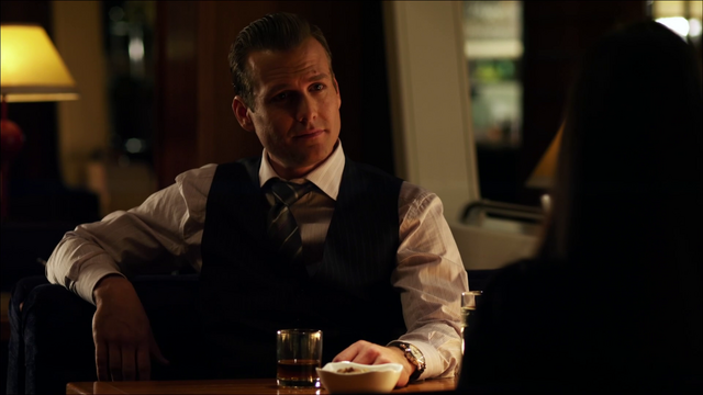 File:S01E01P18 Harvey.png