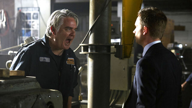 File:S04E15Promo14 - Joe Mike.jpg