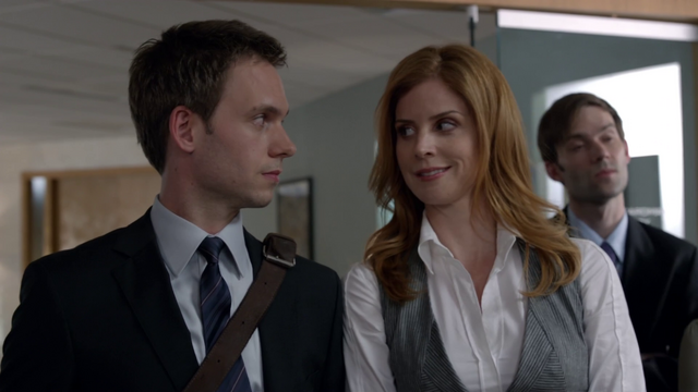 File:S01E07P14 Mike Donna.png