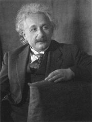 452px-Albert Einstein, by Doris Ulmann.jpg