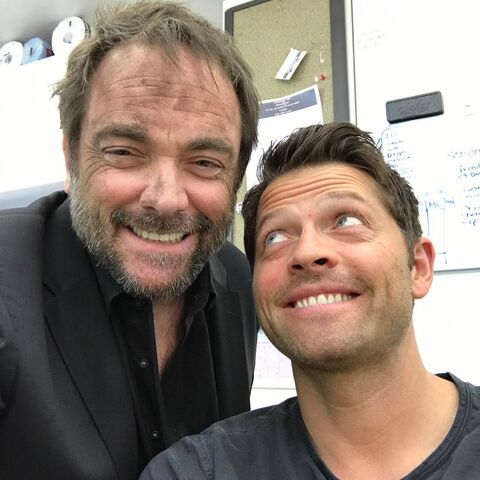 File:Misha and Mark BTS 12x23.jpg