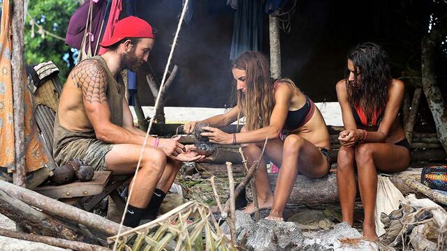 File:AustralianSurvivorEpisode18FiaFiaCampSamElandBrooke.jpg