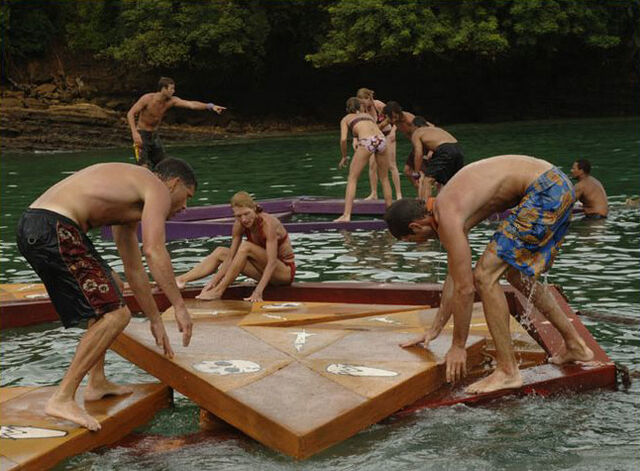 File:Floating puzzle panama.jpg