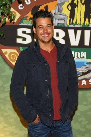 File:Rob+Mariano+Survivor+Redemption+Island+Finale+hlqg7XnC0lPl.jpg