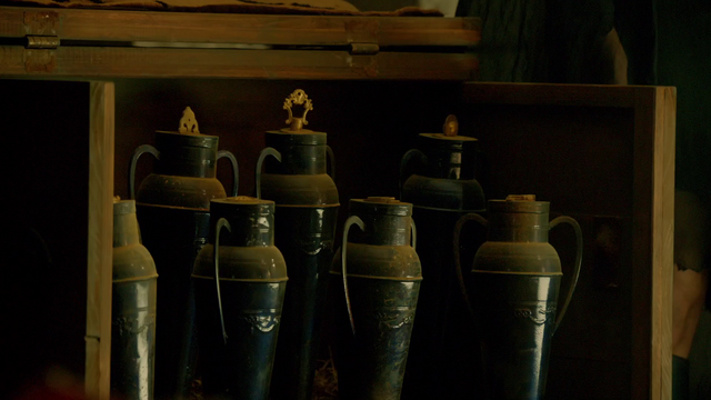 File:Amphorae.png