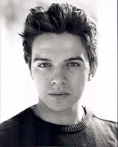 File:Luke Allen-Gale.jpg