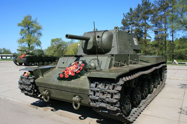 Файл:1364498830 kv-1 f-32-gun.jpg