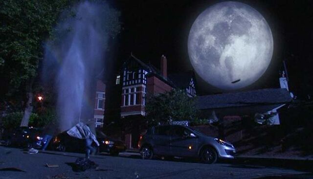 File:Moondrag.jpg