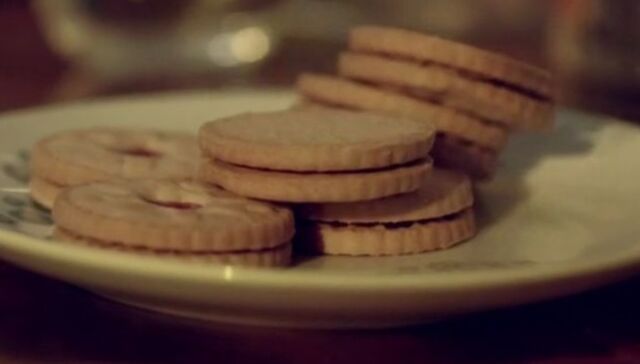 File:Jammie Dodgers TBoSJ.jpg