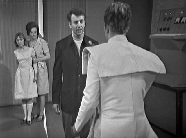 File:Ian steps up.jpg