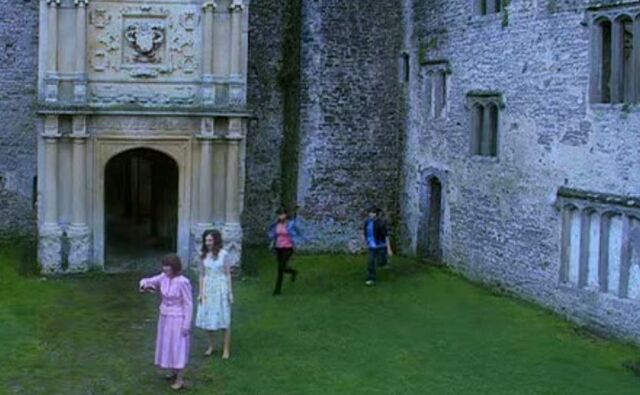 File:Abbot's Gateway.jpg