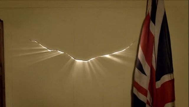 File:Crack in the War Rooms.jpg