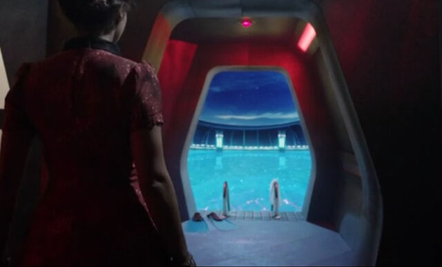 File:TARDIS swimming pool Journey.jpg